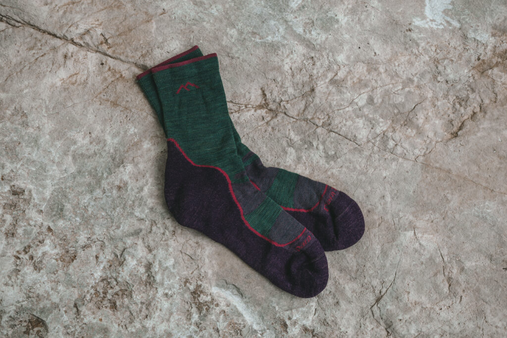 Best hiking socks | Day hiking Essentials: What’s in my day pack? | My Wandering Voyage travel blog #DayHike #Hiking #HikingEssentials #HikingChecklist