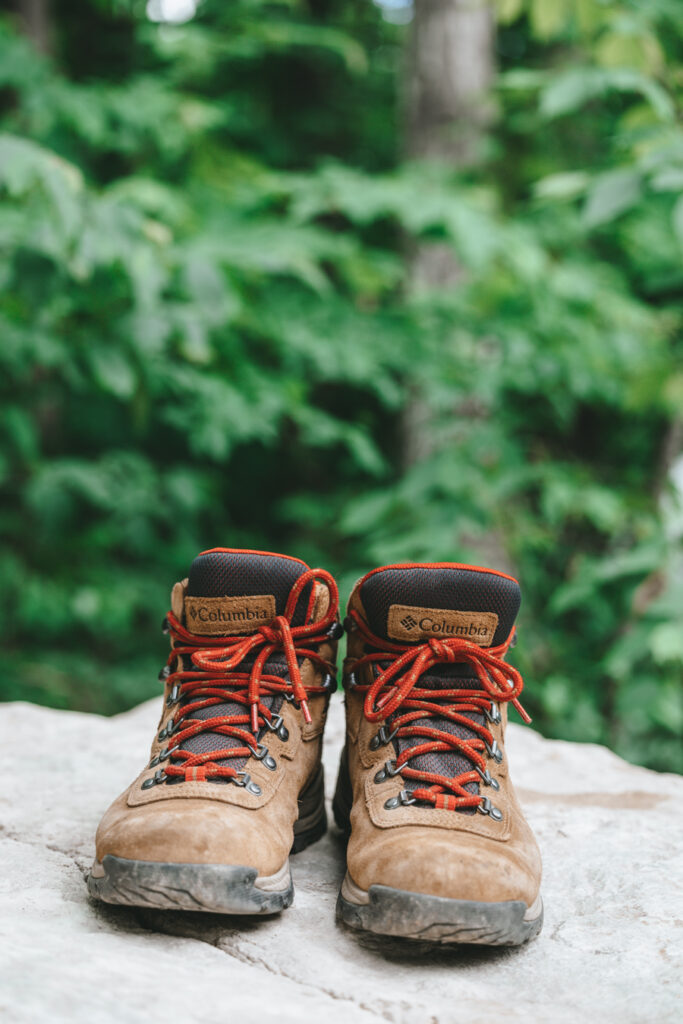 Best hiking boots | Day hiking Essentials: What’s in my day pack? | My Wandering Voyage travel blog #DayHike #Hiking #HikingEssentials #HikingChecklist