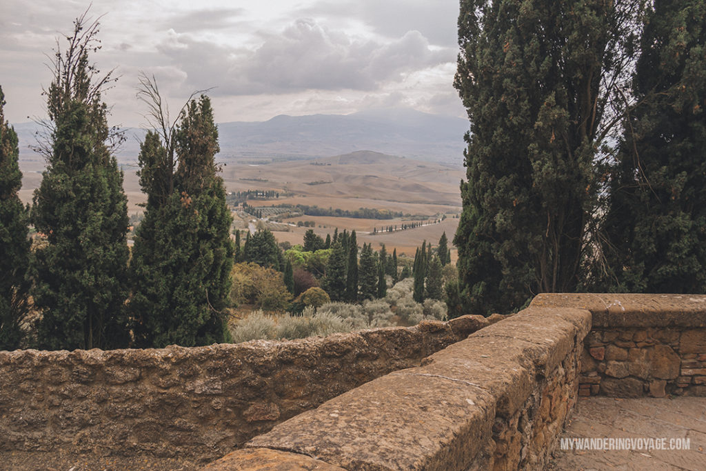 Pienza and Val d'Orcia | Find the best Tuscan villages to visit from Rome in a day. Tuscany is known for its rolling hills, its vibrant cultural cities, its picturesque hilltop towns, and for the food and wine that people flock here for. | My Wandering Voyage #travel blog #Tuscany #Italy #Europe