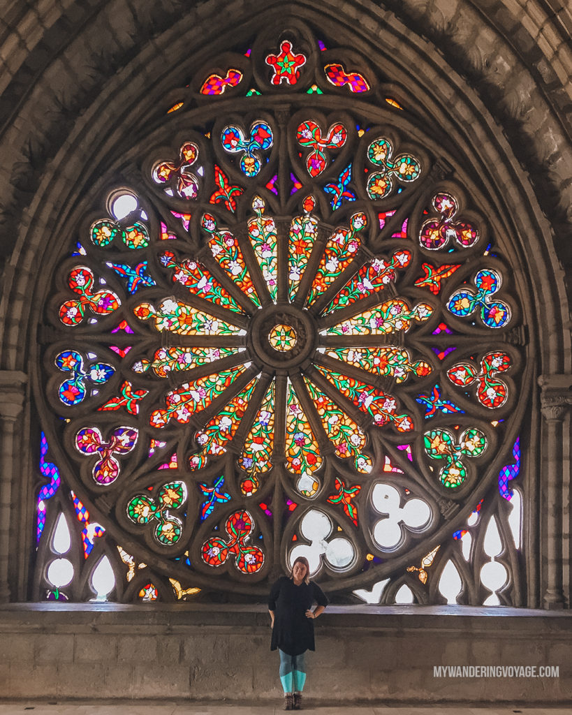 Quito church stained glass | With the powerful device in your pocket you can take incredible photos of your travels. Here is the ultimate guide to smartphone travel photography. | My Wandering Voyage travel blog #travel #photography #tips #travelphotography #smartphonephotography