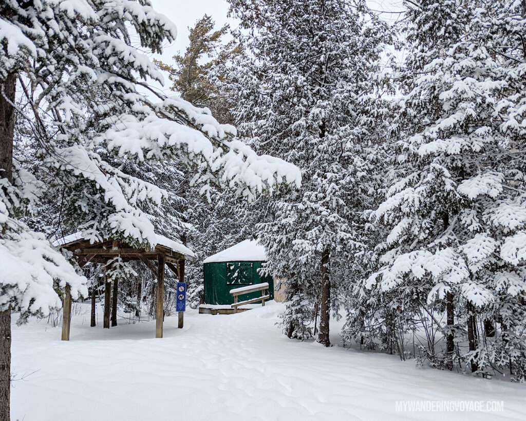 Winter Glamping |100 Unforgettable Ontario experiences that make the perfect gifts | My Wandering Voyage #Travel Blog #Ontario #GiftIdea #GiftExperiences