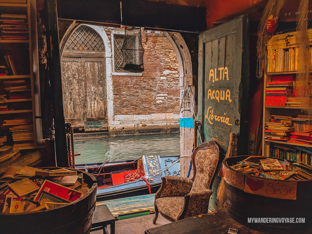 Libreria Acqua Alta in Venice | With the powerful device in your pocket you can take incredible photos of your travels. Here is the ultimate guide to smartphone travel photography. | My Wandering Voyage travel blog #travel #photography #tips #travelphotography #smartphonephotography