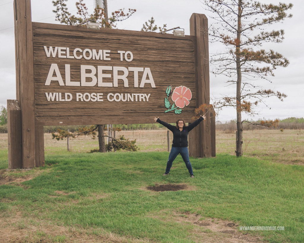 Welcome to Alberta road sign | When road trip season hits, don’t be caught unprepared. Make sure you have everything you need with this road trip packing list for a successful and enjoyable trip | My Wandering Voyage travel blog #travel #roadtrip #packing #USA #Canada