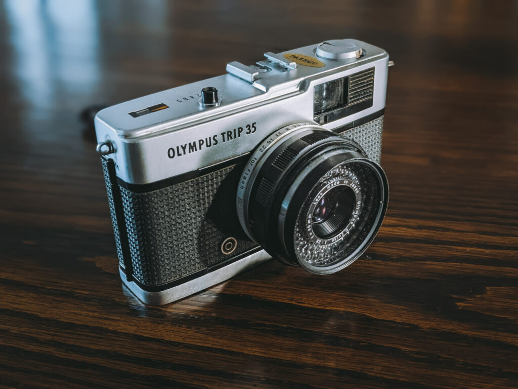 olympus trip 35 35mm point and shoot film camera